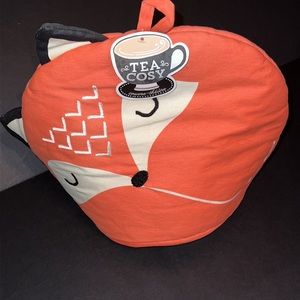 now DESIGNS “Freddie Fox” tea cozy-100% cotton/embroidery/loop for hanging-NWT